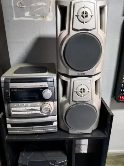 Sistema de audio Aiwa NSX-S222 con parlantes - miniatura 1