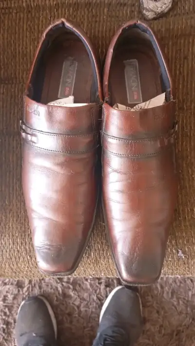 Zapatos de cuero marrón Ferracini para hombre - miniatura 1