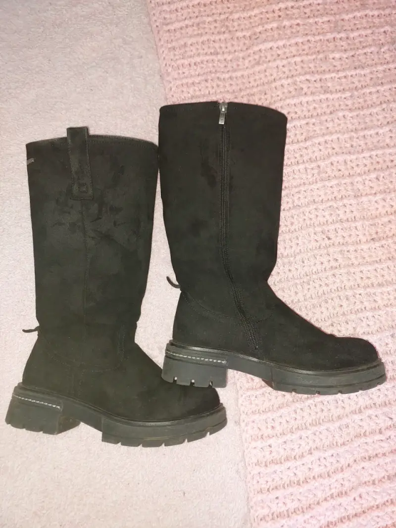 Botas negras de gamuza con cierre lateral - 2
