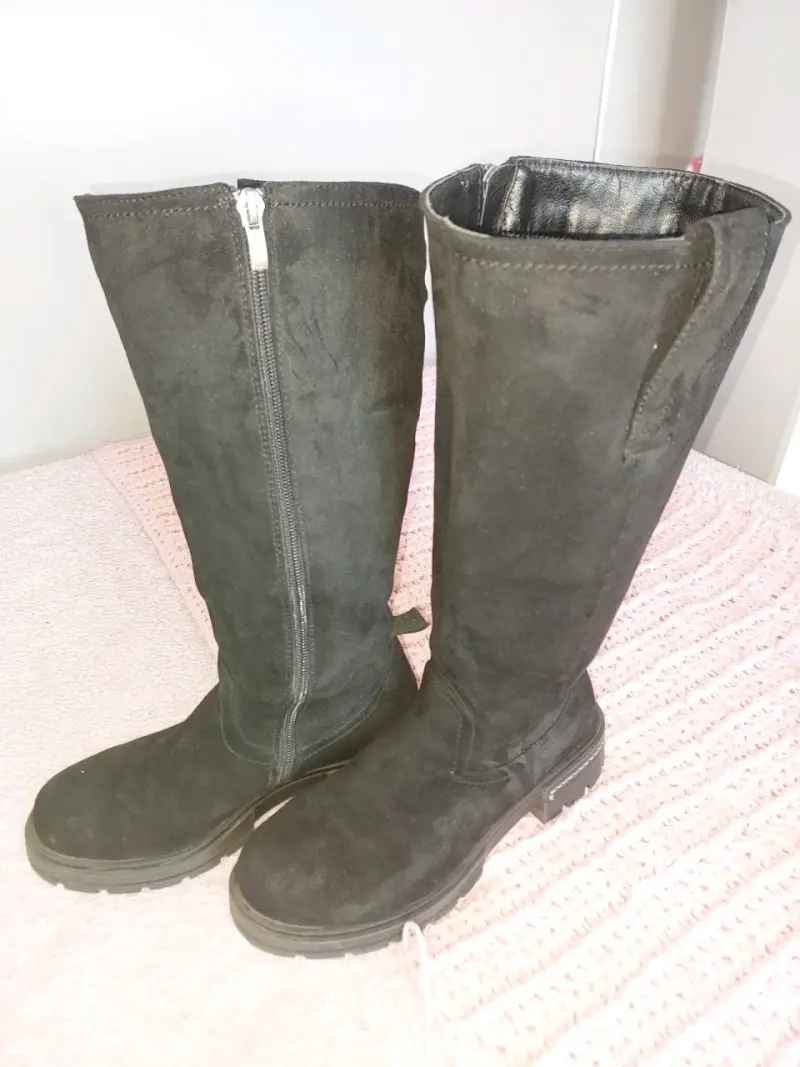 Botas negras de gamuza con cierre lateral - 3