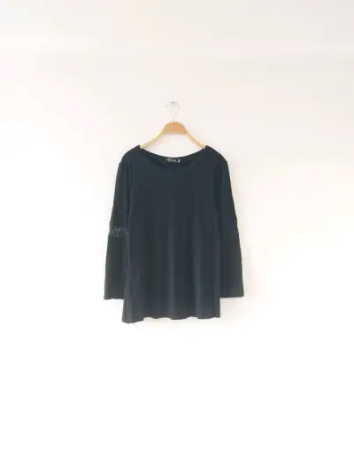 Polera con encaje - miniatura 2