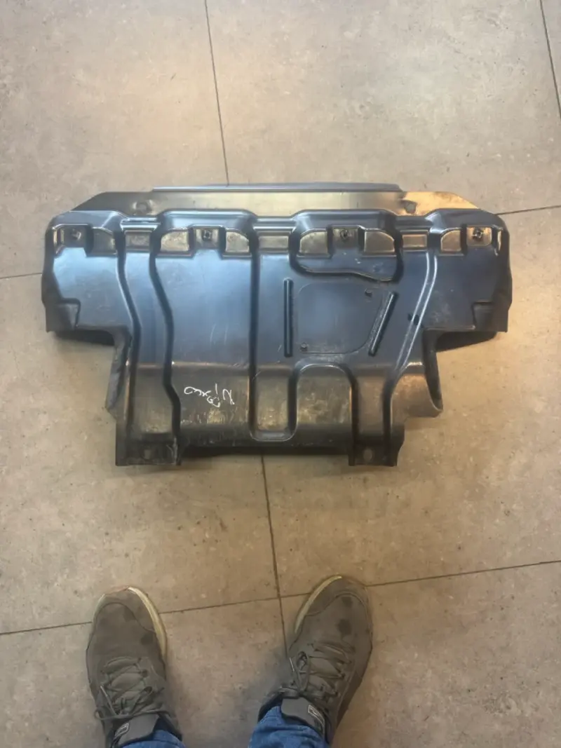 Cubre cárter metálico Nissan NP300 - 2