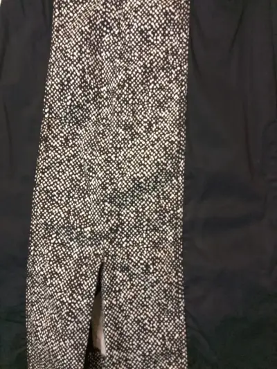 Vestido sin mangas en blanco y negro elegante - miniatura 4