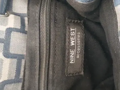 Bolso de hombro Nine West con diseño geométrico - miniatura 4