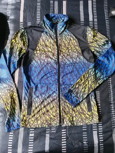 Chaqueta deportiva Everlast con diseño abstracto - miniatura 1