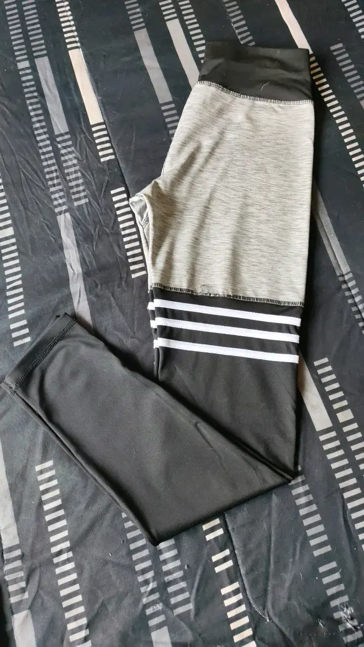 Leggings deportivos Adidas gris y negro talla s/m - 3