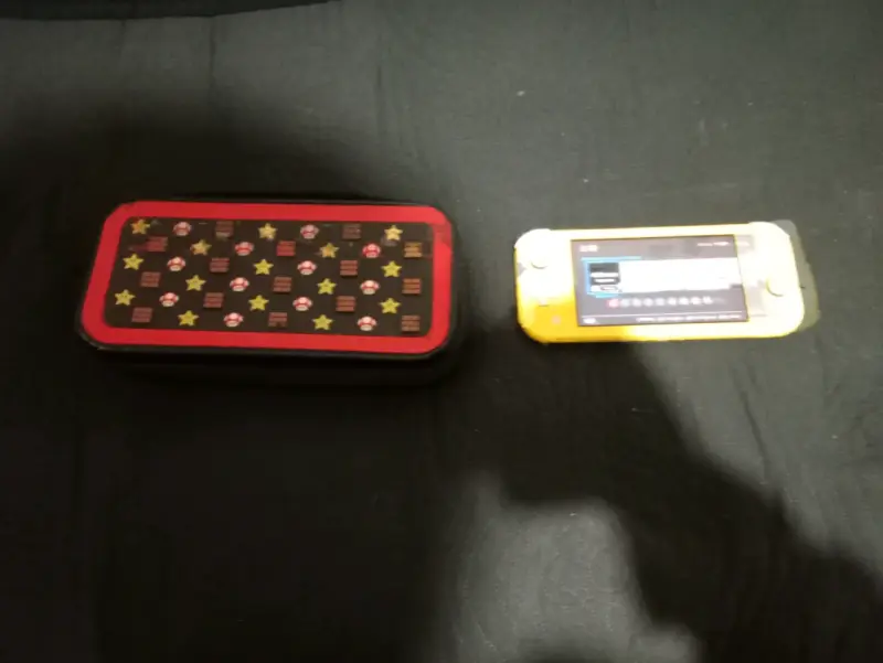 Consola Nintendo Switch Lite Amarilla buen estado - 2