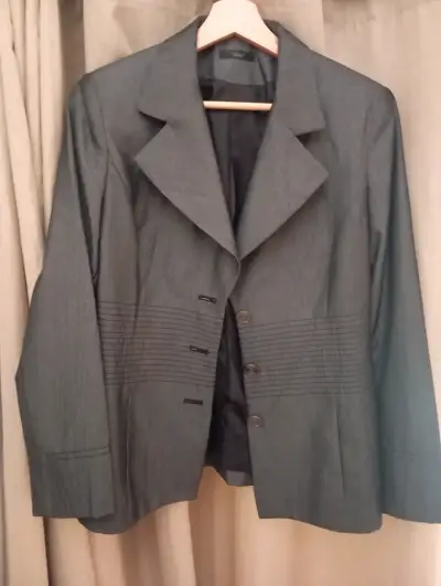 Blazer negro elegante para mujer - miniatura 3