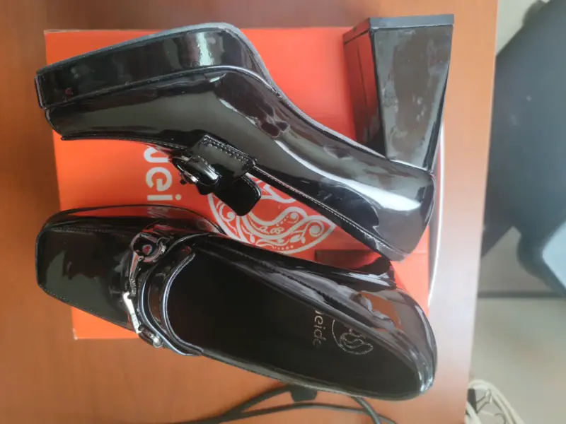 Zapatos de charol negro con tacón Weide - 2