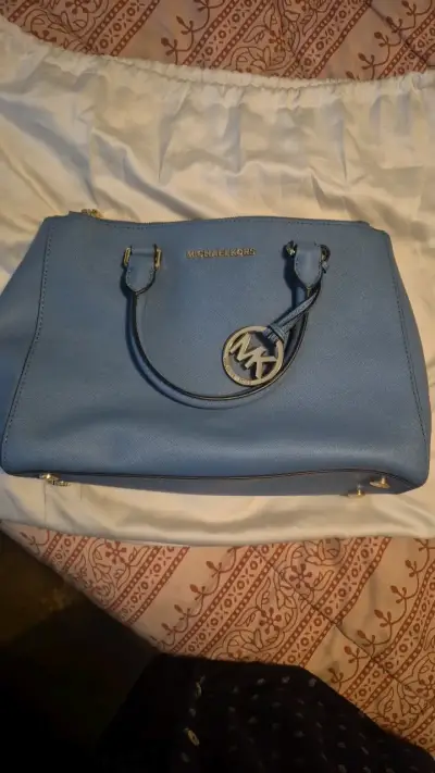 Bolso Michael Kors Sutton Medium Saffiano - miniatura 1