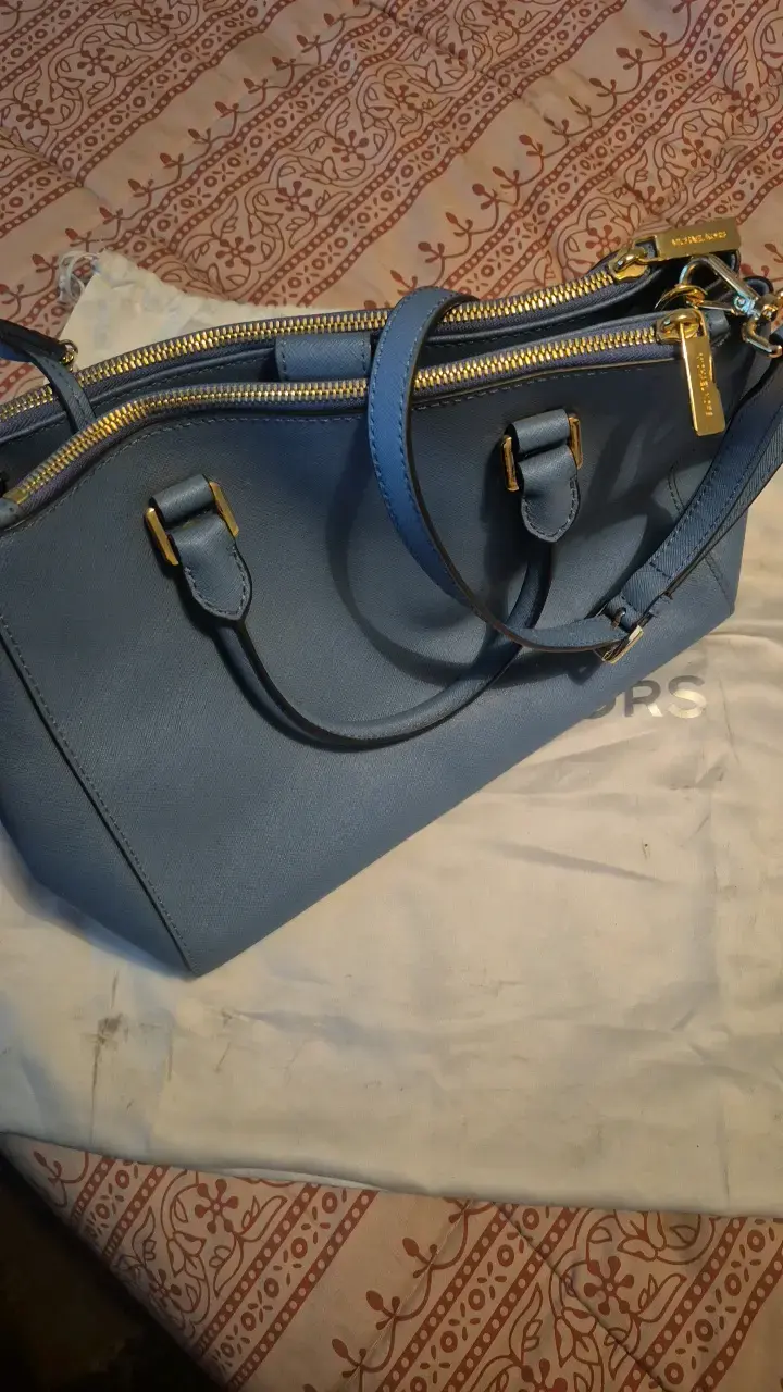 Bolso Michael Kors Sutton Medium Saffiano - 4