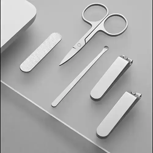 Set de manicura portátil en estuche blanco - 4