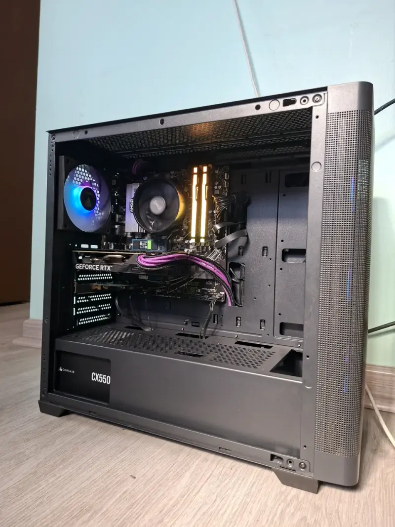 PC Gamer con Tarjeta Gráfica RTX y Fuente Corsair - 2