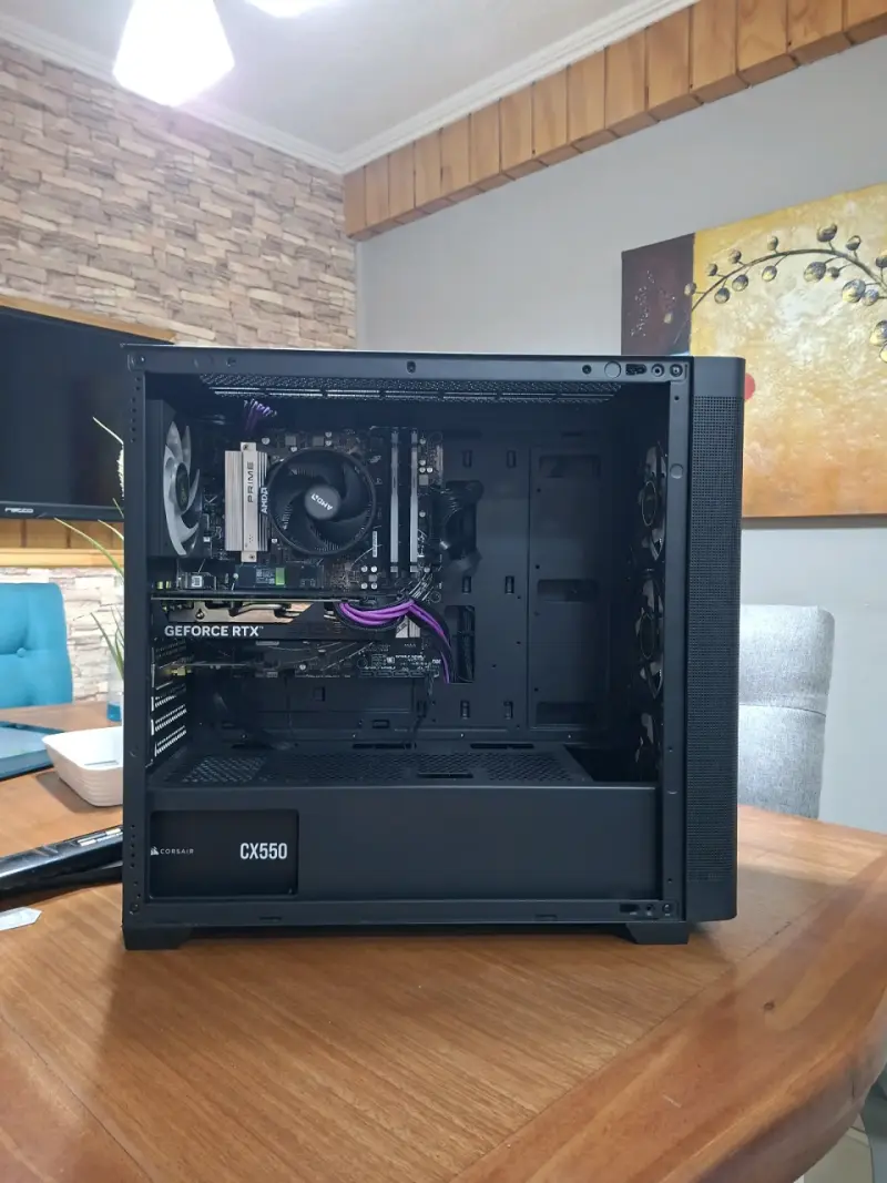 PC Gamer con Tarjeta Gráfica RTX y Fuente Corsair - 6