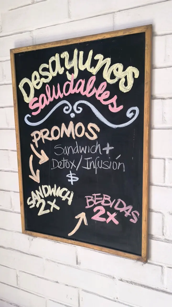 Pizarra de Madera para Menús y Promociones - 1