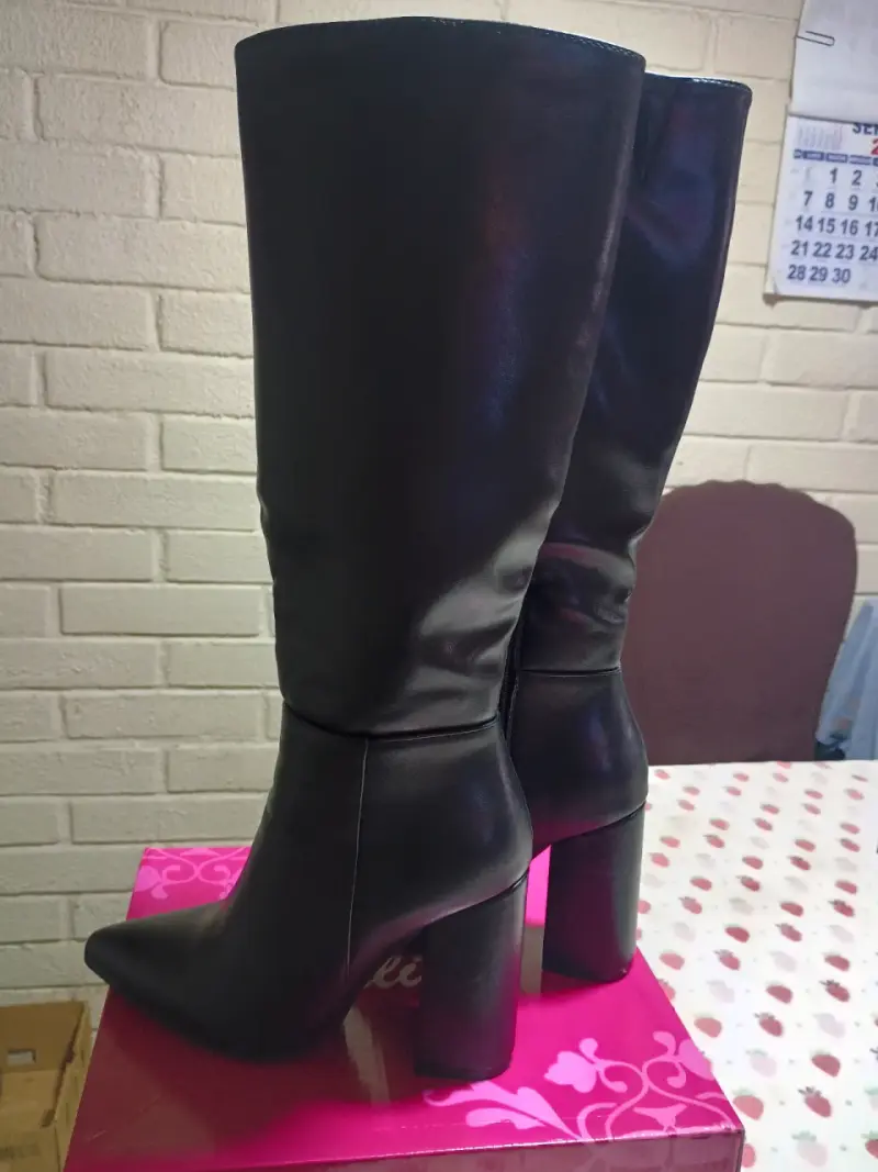 Botas de cuero negras con tacón alto - 3