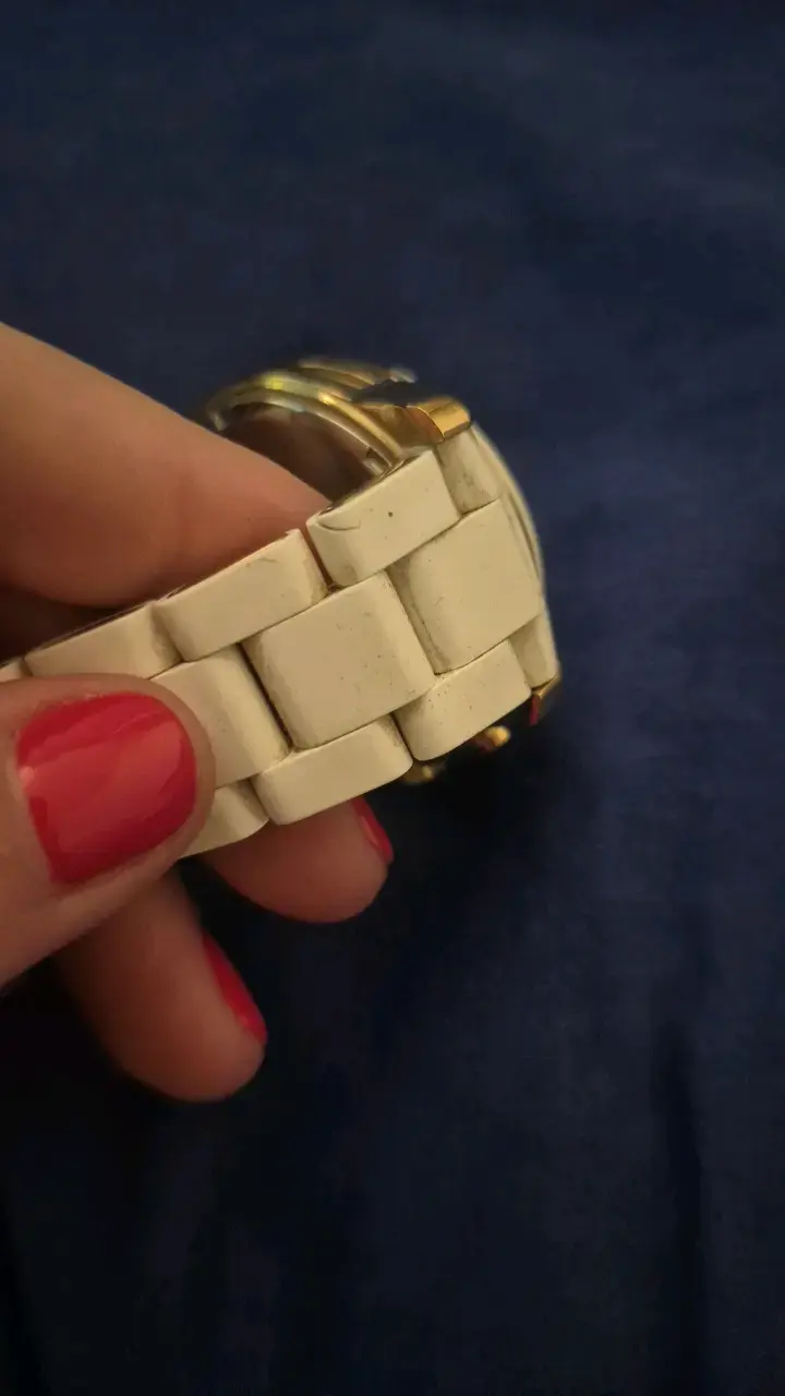 Reloj Michael Kors dorado con correa blanca - 4