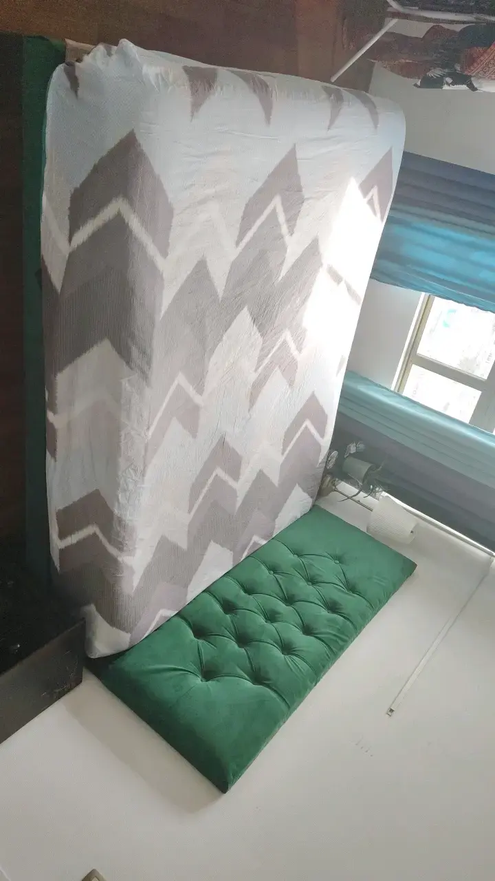 Cama con Respaldo Verde y Colchón - 3