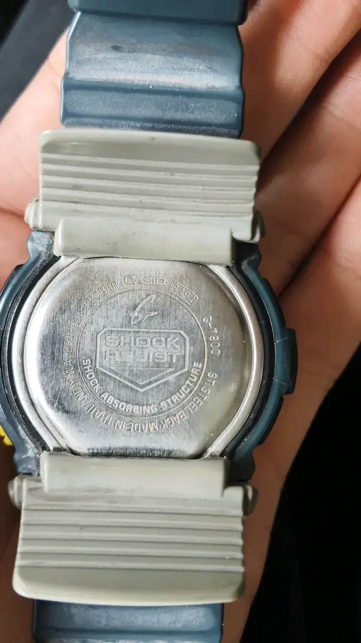 Reloj Casio G-Shock Resistente al Agua - 3