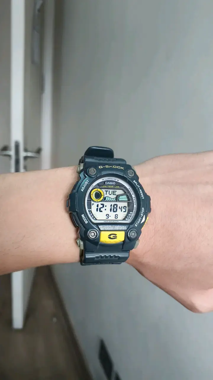 Reloj Casio G-Shock Resistente al Agua - 5