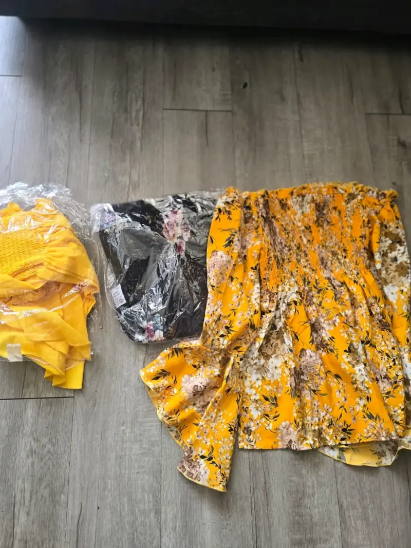 Vestido floral amarillo para mujer