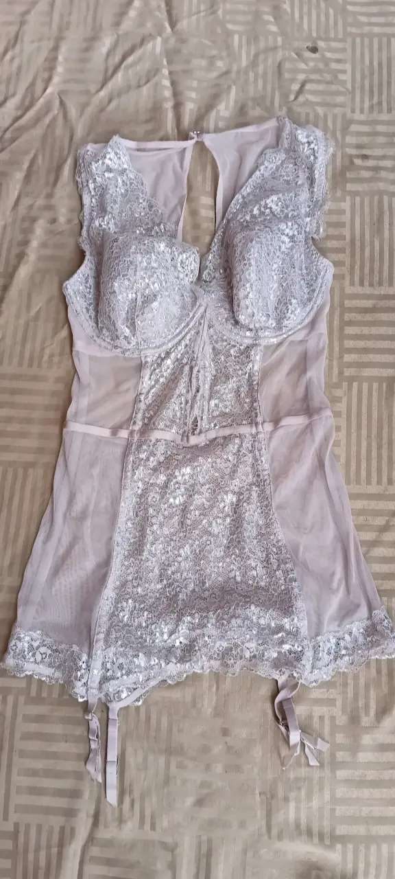 Conjunto de lencería de encaje negro y blanco - 2