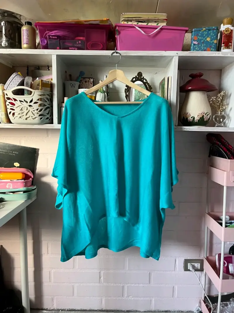Polera(murciélago) azul turquesa de mujer - 1