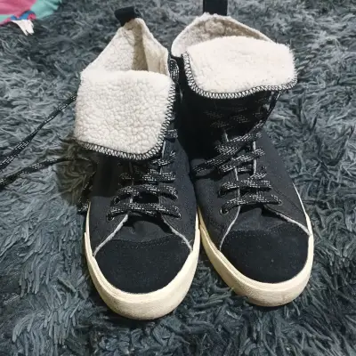 Zapatillas altas negras con forro térmico Lacoste - miniatura 3