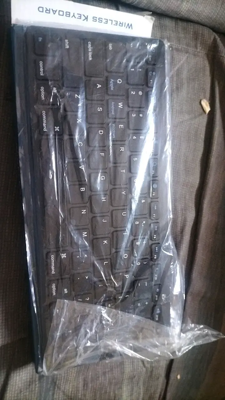 Teclado inalámbrico Bluetooth compacto - 2