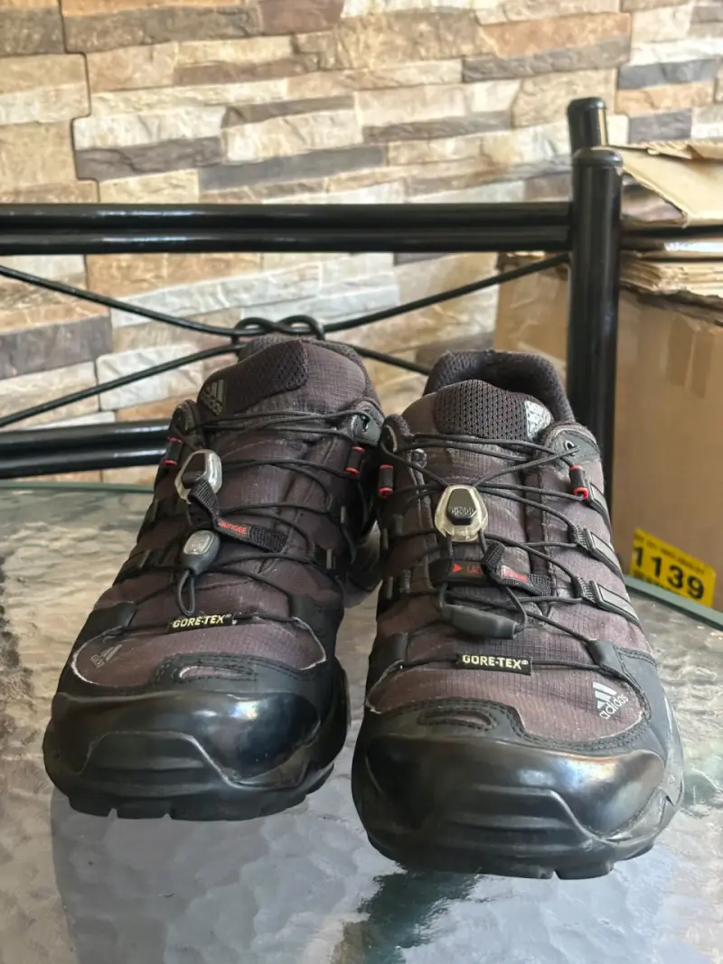 Zapatillas de trekking Adidas Gore-Tex negras - 11