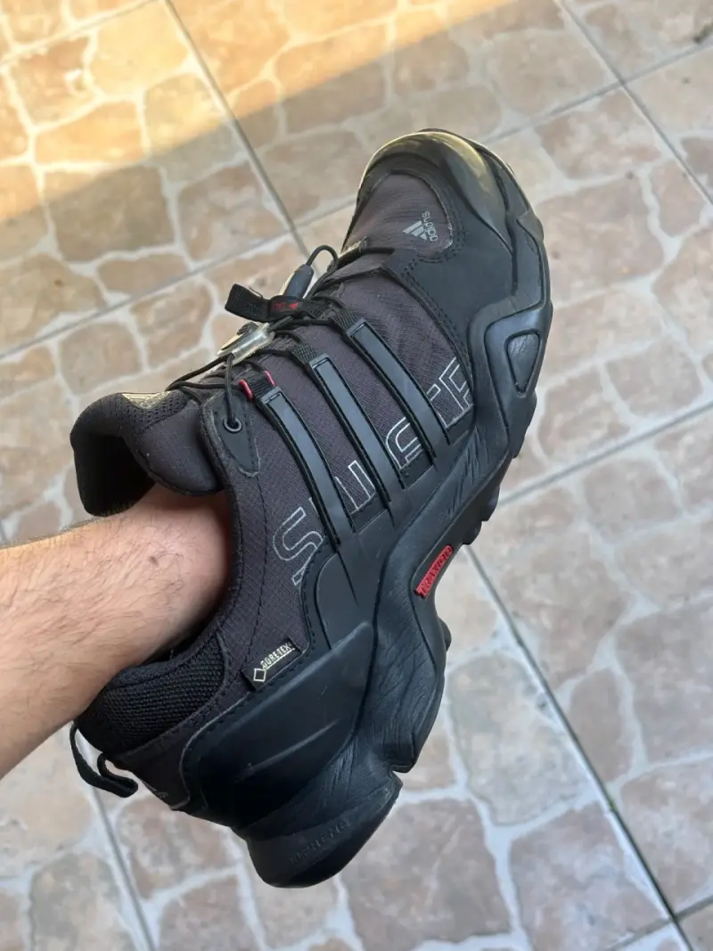 Zapatillas de trekking Adidas Gore-Tex negras - 12