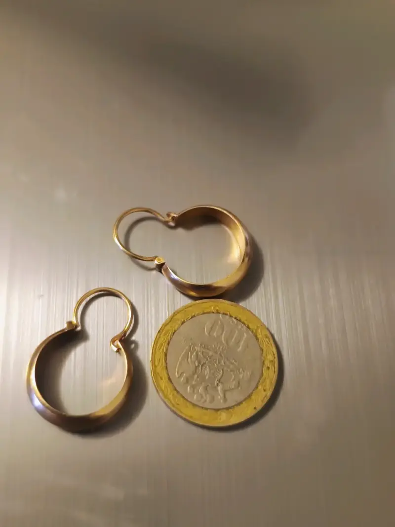 Aros de oro estilo clásico - 2