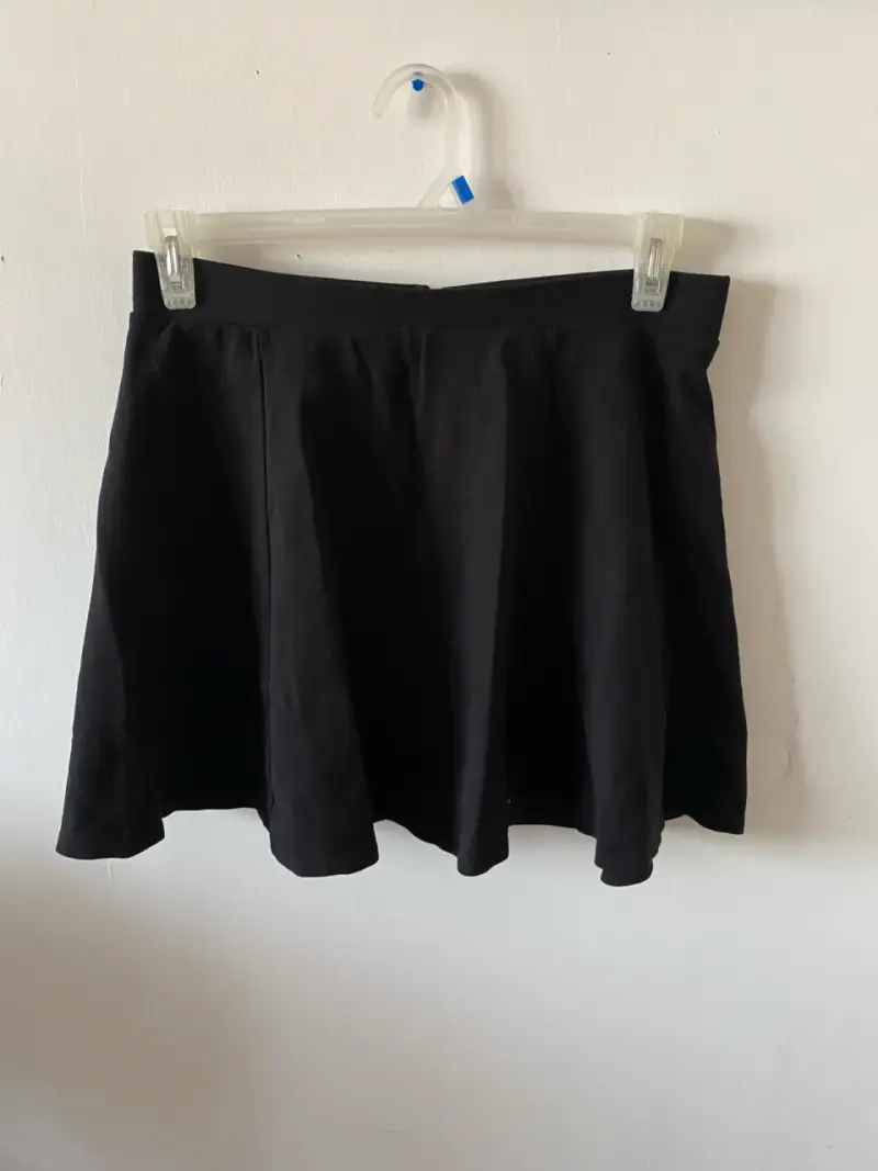 Falda corta negra H&M talla M - 1