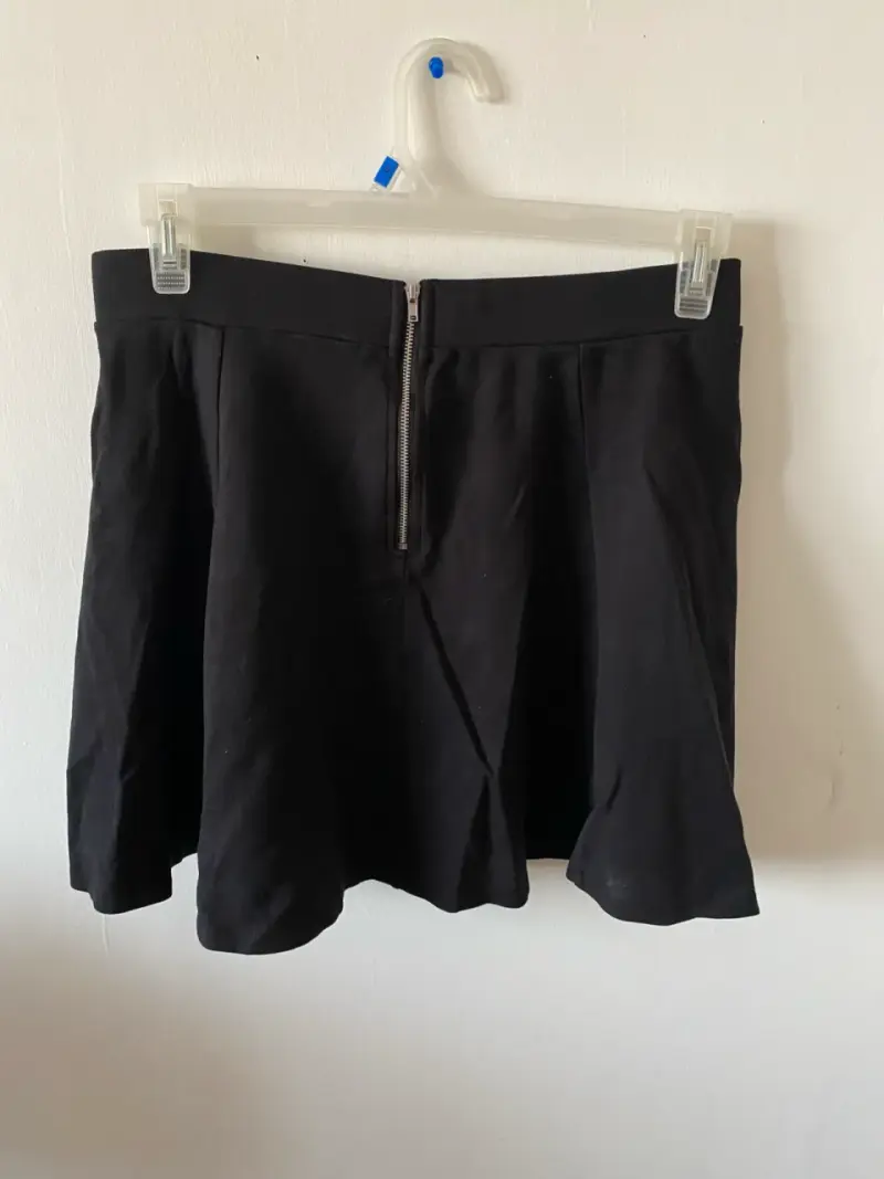 Falda corta negra H&M talla M - 3
