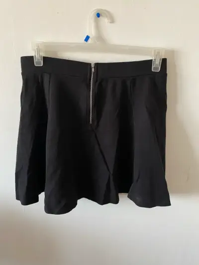 Falda corta negra H&M talla M - miniatura 3