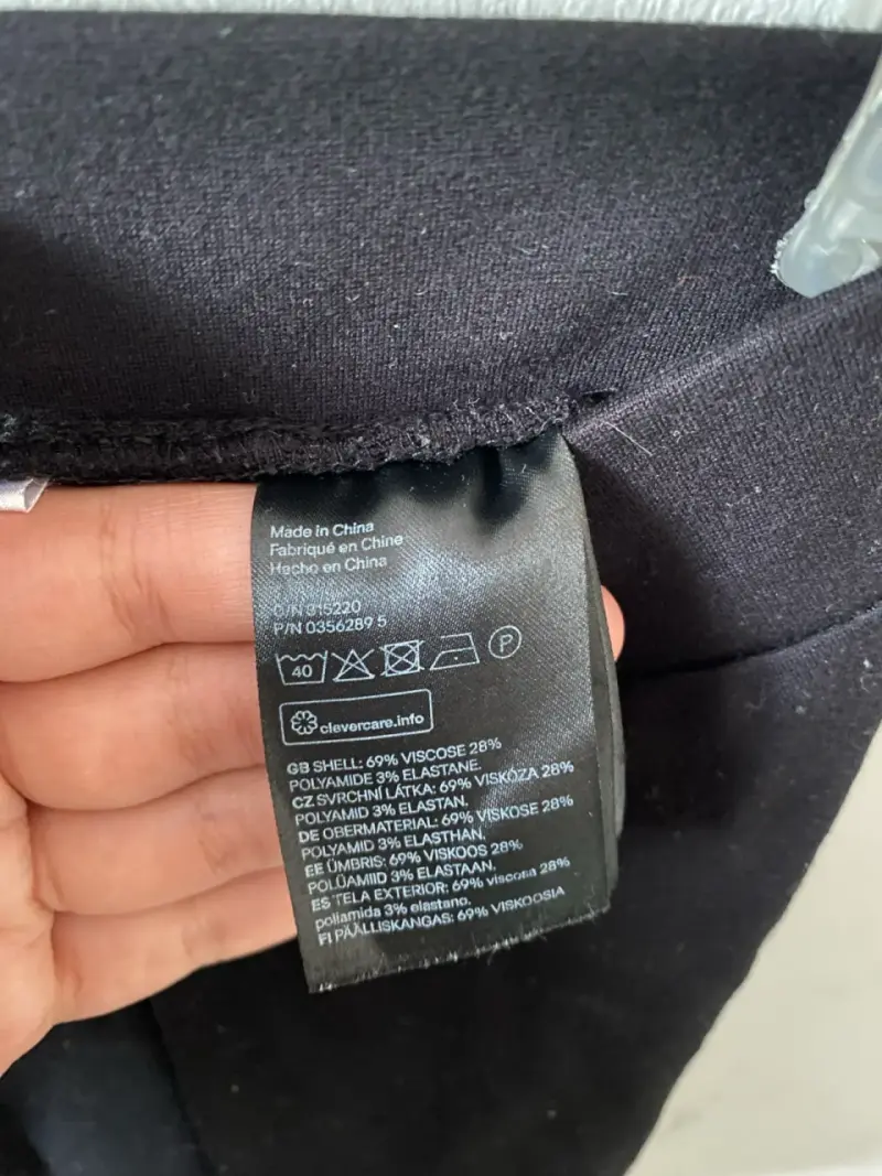 Falda corta negra H&M talla M - 6