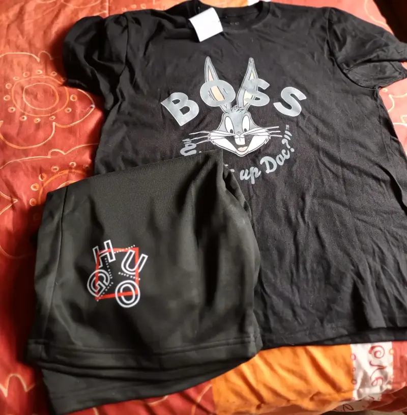 Conjunto de Polera y Short Hugo Boss Bugs Bunny - 3
