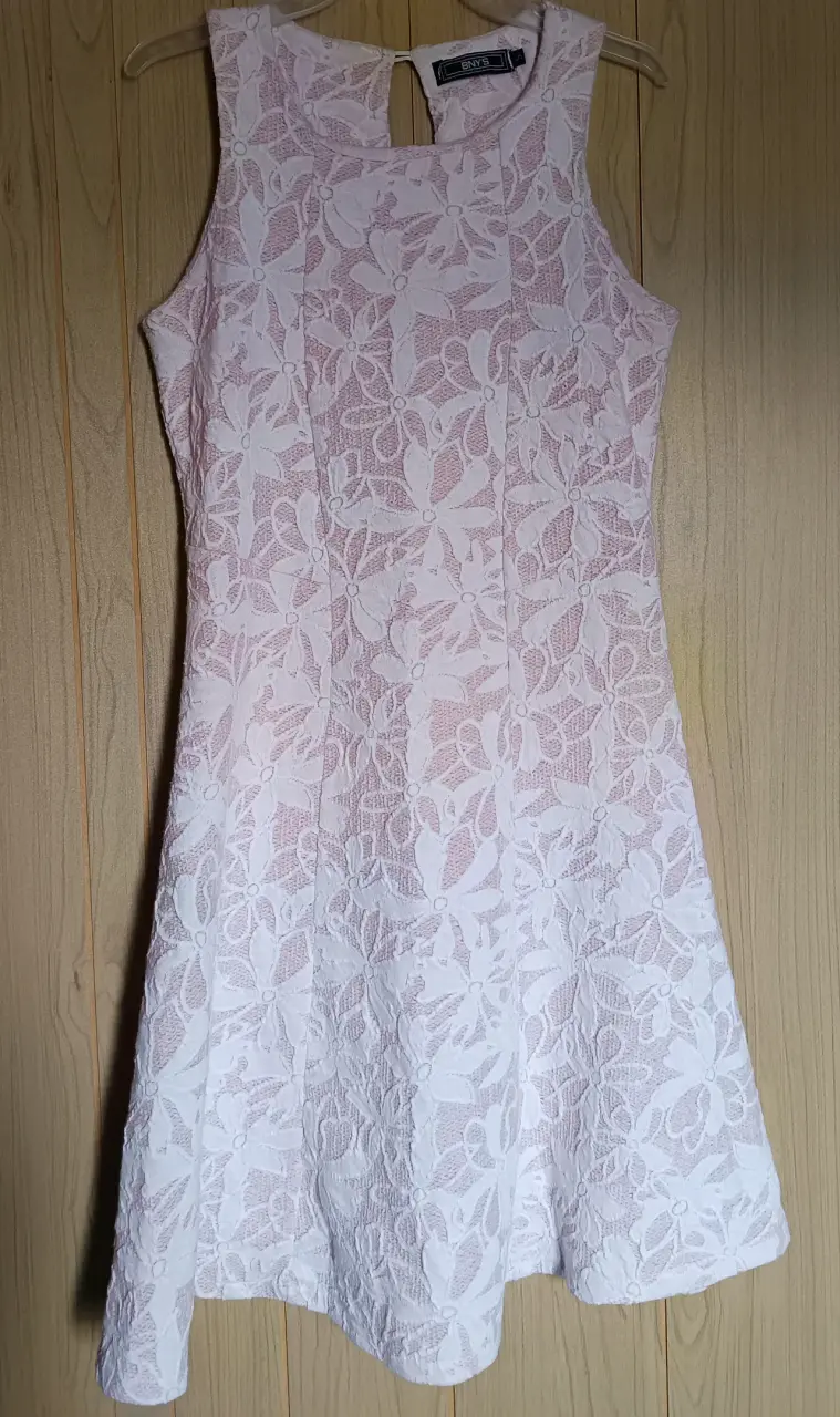 Vestido de encaje floral blanco BNY'S - 2