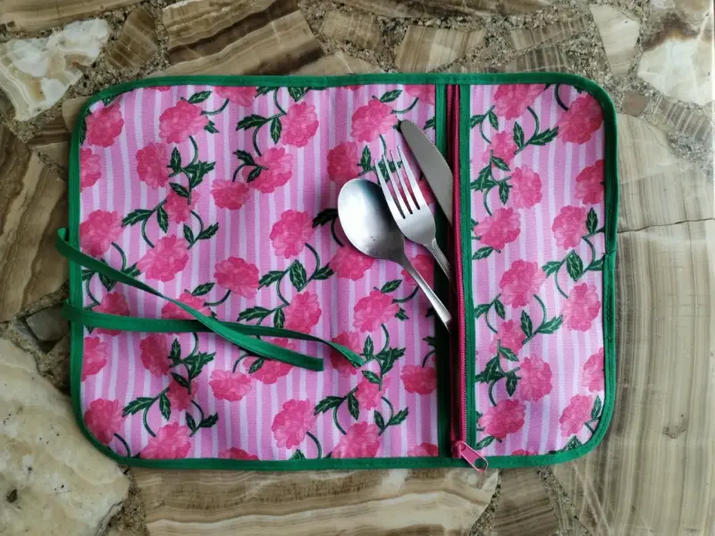 Individual con estuche para cubiertos - 1