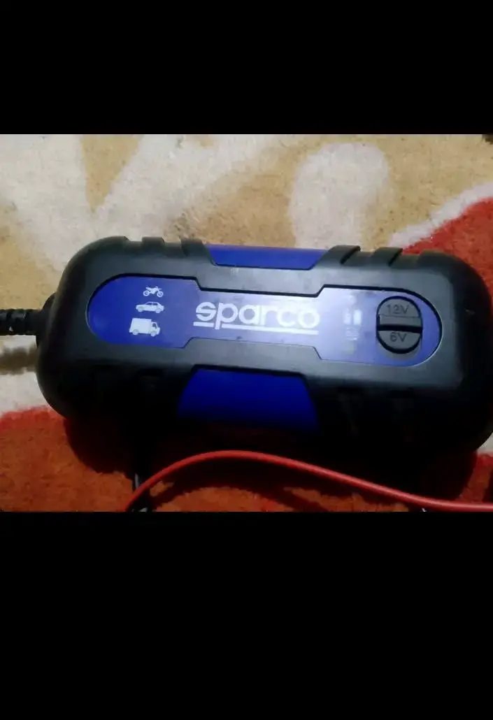 Cargador de Batería Sparco 12V/6V para Vehículos - 1