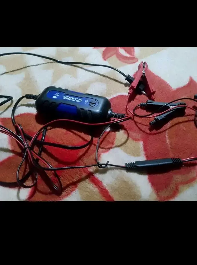 Cargador de Batería Sparco 12V/6V para Vehículos - 2