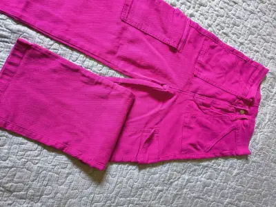 Pantalones fucsia para mujer estilo cargo - miniatura 2