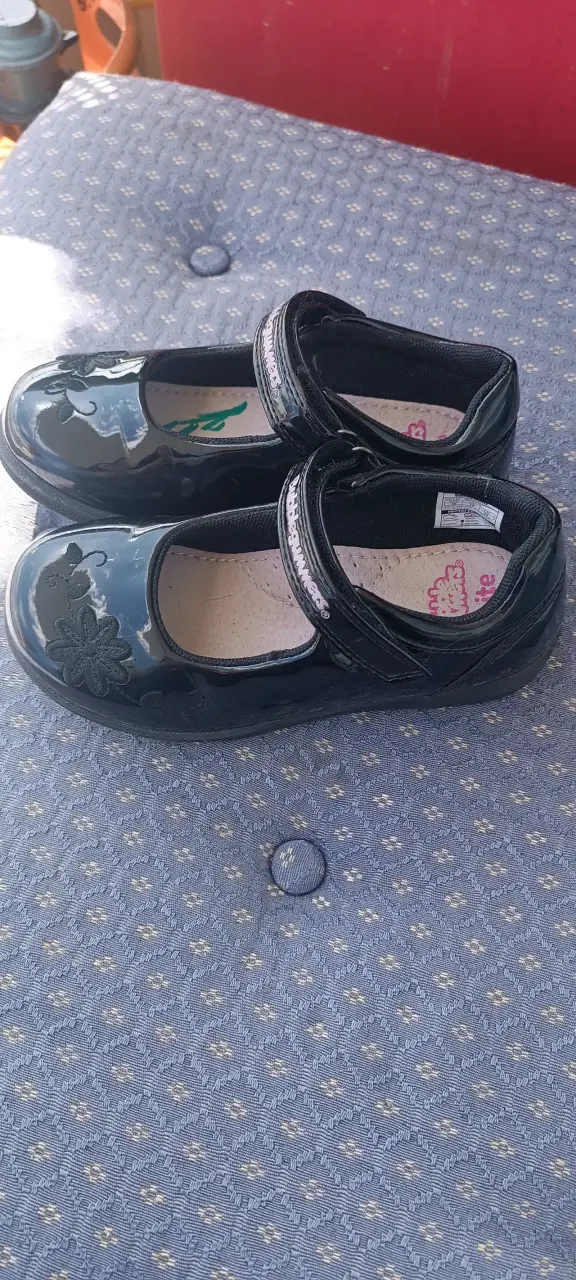 Zapatos Bubblegummers para niña negros con flores - 2