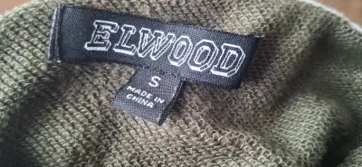 Polera con capucha verde oliva Elwood - miniatura 2