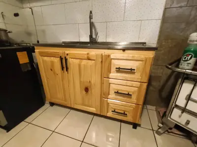 Mueble de cocina de madera - miniatura 2