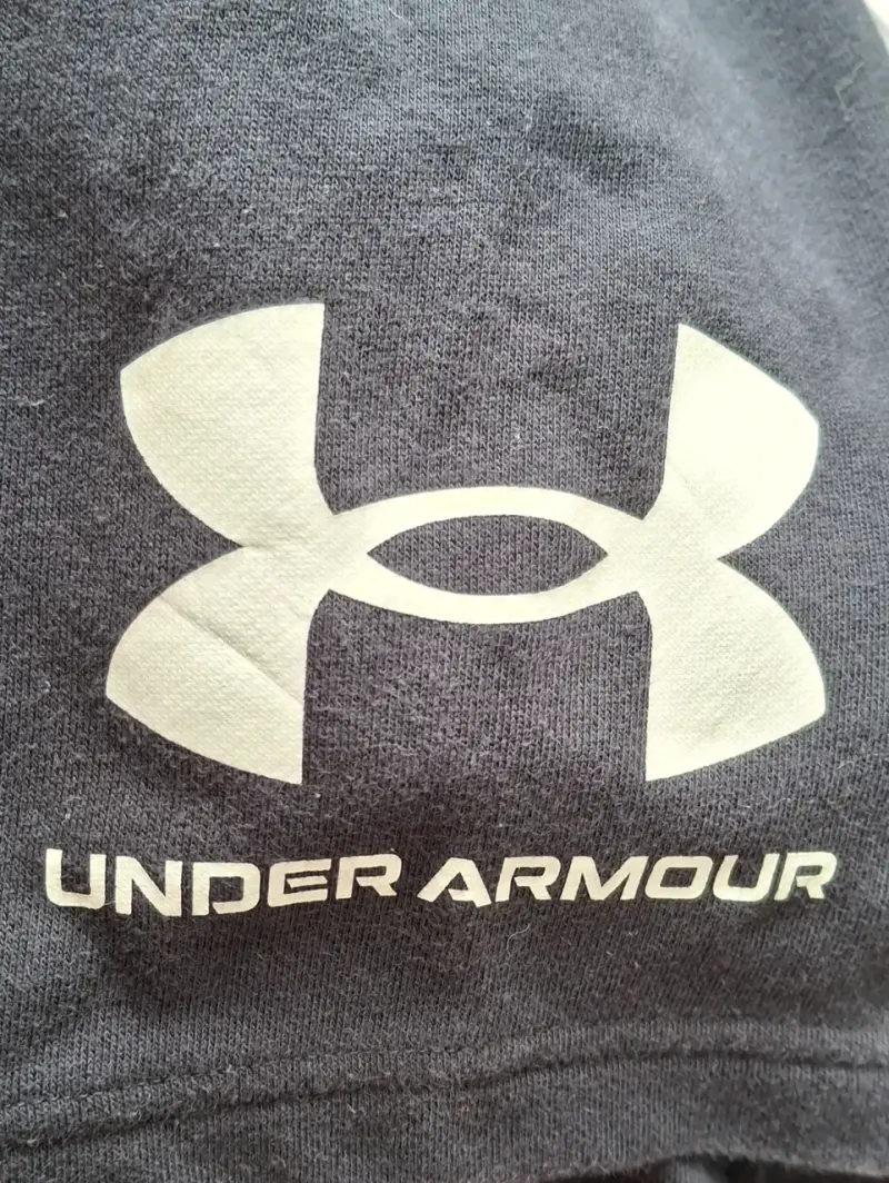 Polerón con capucha Under Armour negro - 2