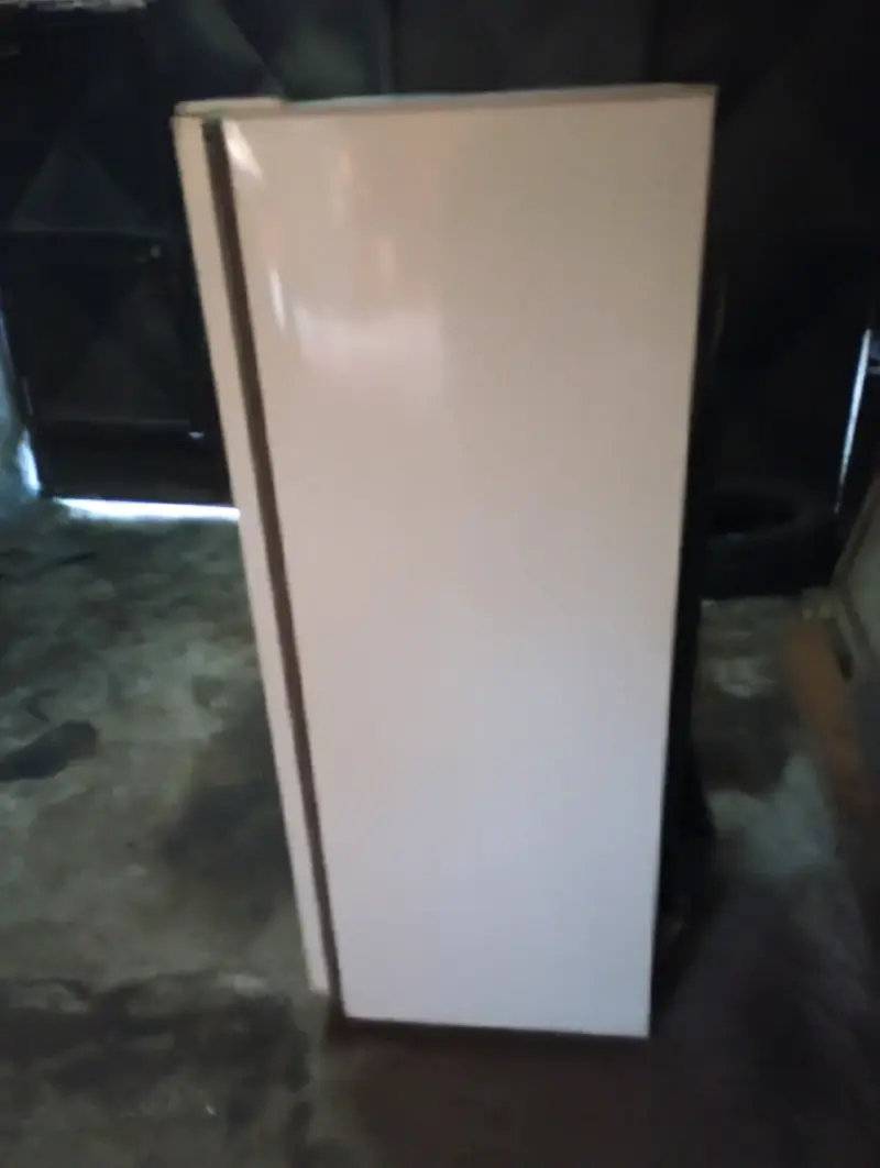 Refrigerador vertical blanco en buen estado - 2