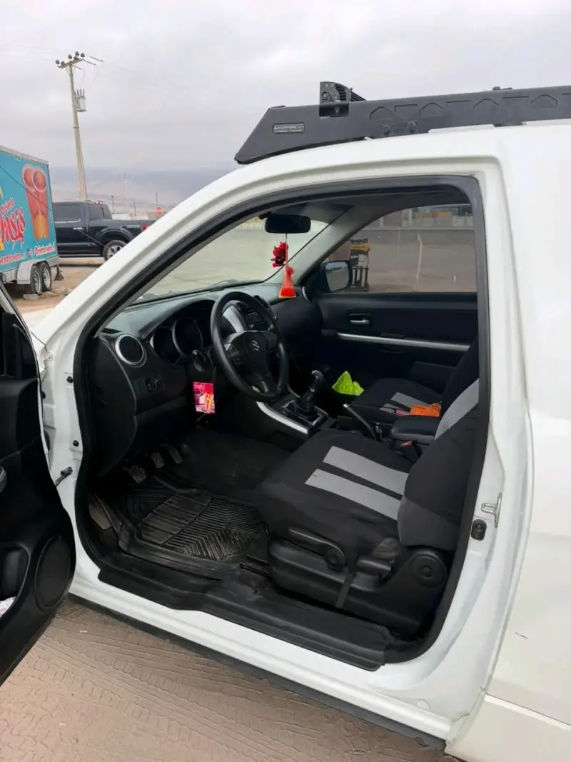 Suzuki Grand Vitara 4x4 en buen estado - 3