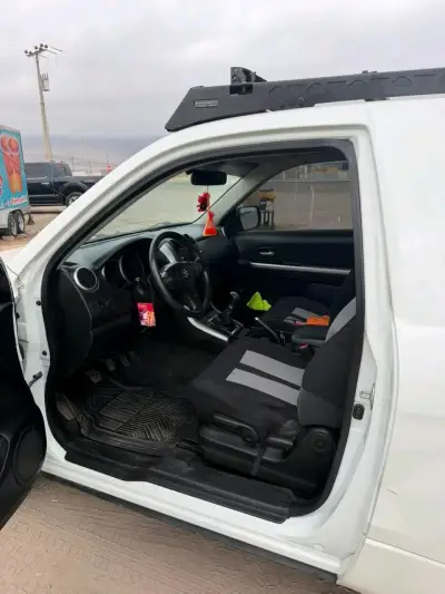 Suzuki Grand Vitara 4x4 en buen estado - miniatura 5
