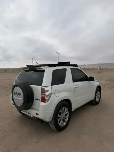 Suzuki Grand Vitara 4x4 en buen estado - miniatura 6